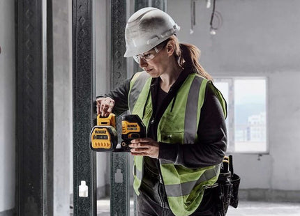 Dewalt Power Tools DCE088 D1G18 Self-Levelling Cross Line Green Beam Laser 12/18V 1 x 2.0Ah Li-ion DeWALT Power Tools - RockBottom Northampton