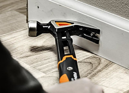 Fiskars IsoCore Curved Finishing Hammer 450g (16oz) Fiskars - RockBottom Northampton