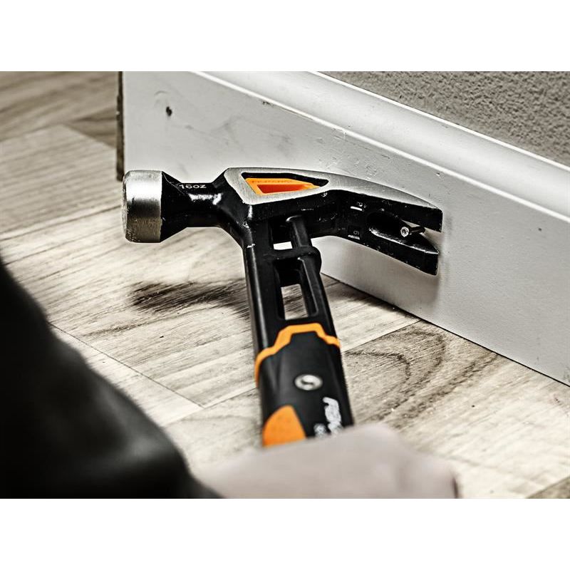 Fiskars IsoCore Curved Finishing Hammer 450g (16oz) Fiskars - RockBottom Northampton
