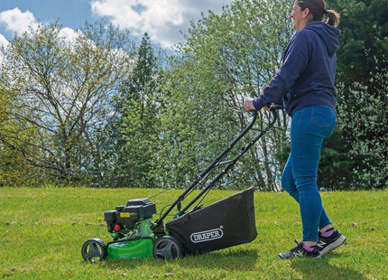 Draper Steel Deck Petrol Lawn Mower, 420mm, 132cc/3.3HP 08671 Draper - Town Tools 