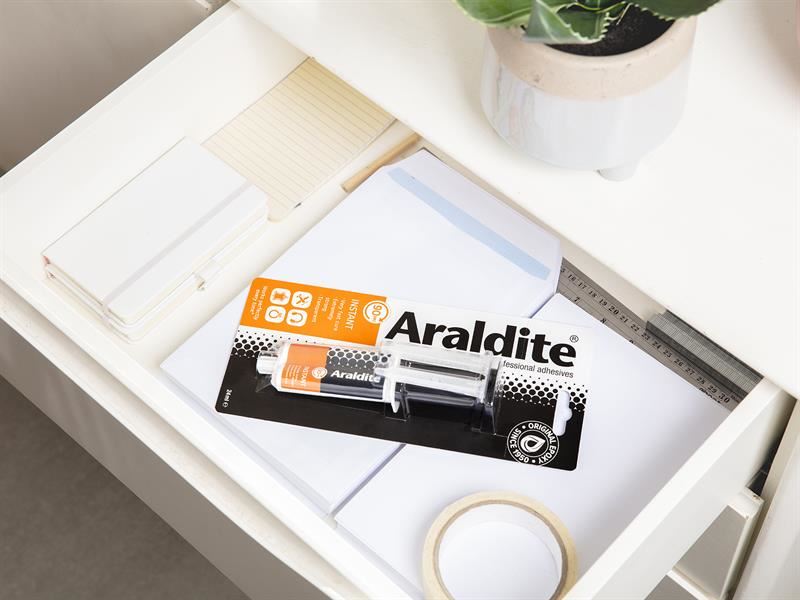 Araldite Instant Epoxy Syringe 24ml Araldite� - RockBottom Northampton 