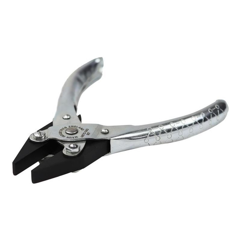 Maun Flat Nose Pliers, Smooth Jaws 140mm Maun - RockBottom Northampton