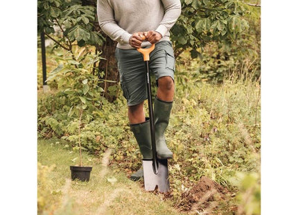 Fiskars Solid™ Metal Rounded Spade Fiskars - RockBottom Northampton