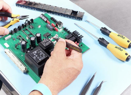 Wiha Professional ESD SMD Tweezer Set, 4 Piece Wiha - RockBottom Northampton