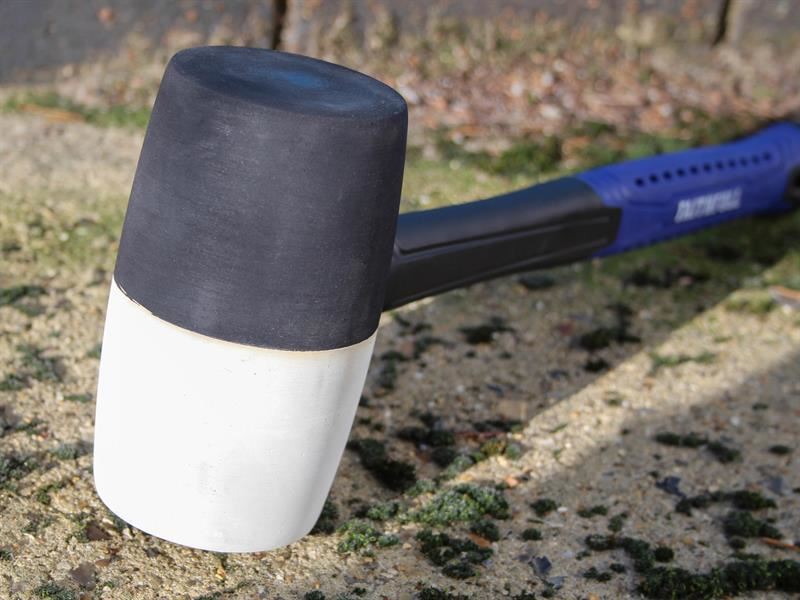 Faithfull Black & White Fibreglass Mallet 32oz Faithfull - RockBottom Northampton