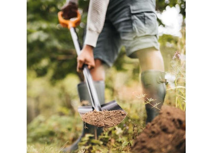 Fiskars Solid™ Metal Pointed Spade Fiskars - RockBottom Northampton